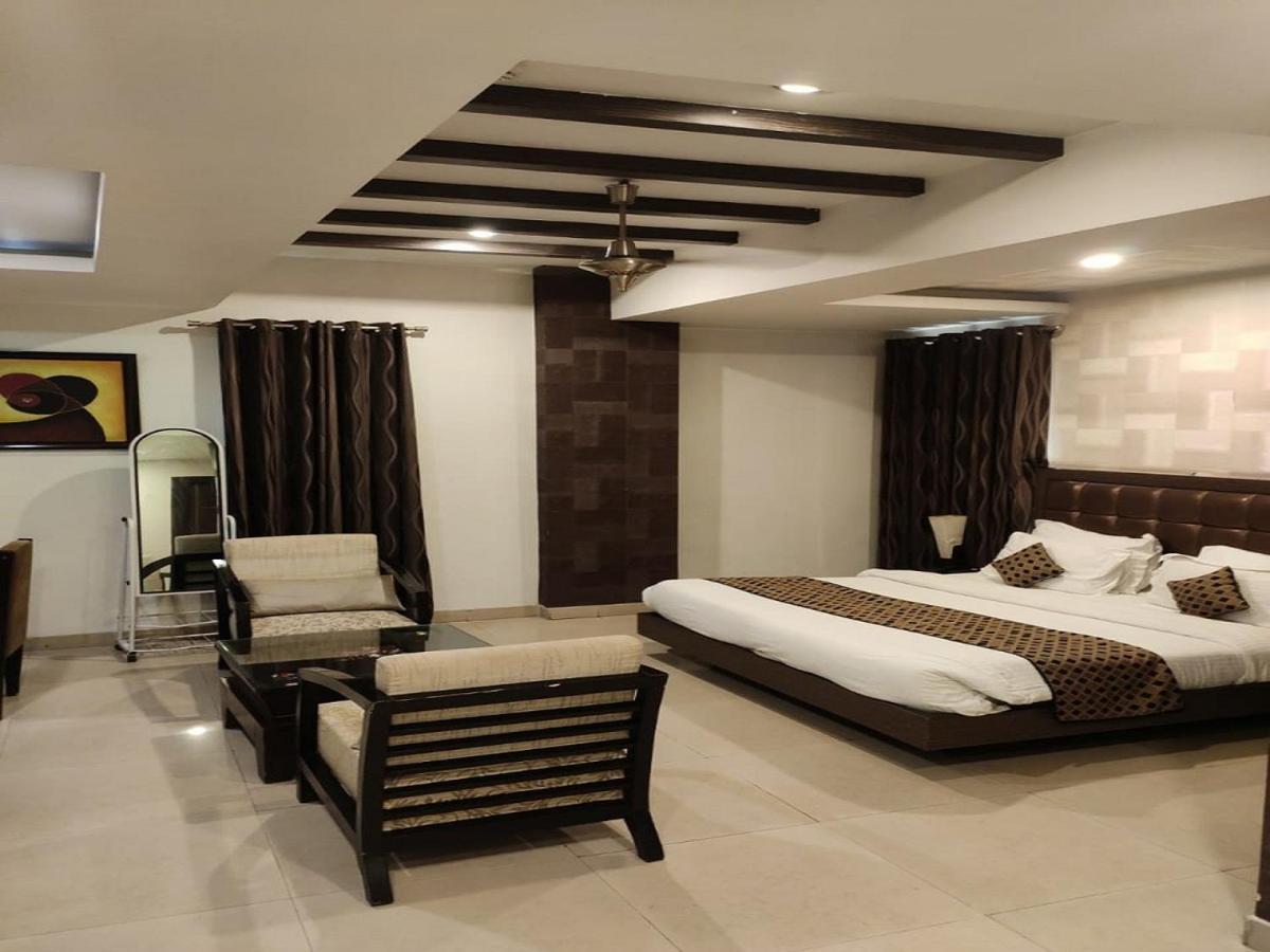 เจ็นเอ็กซ์ เลอ เครสเซนต์ Hotel กาเซียบัด ภายนอก รูปภาพ