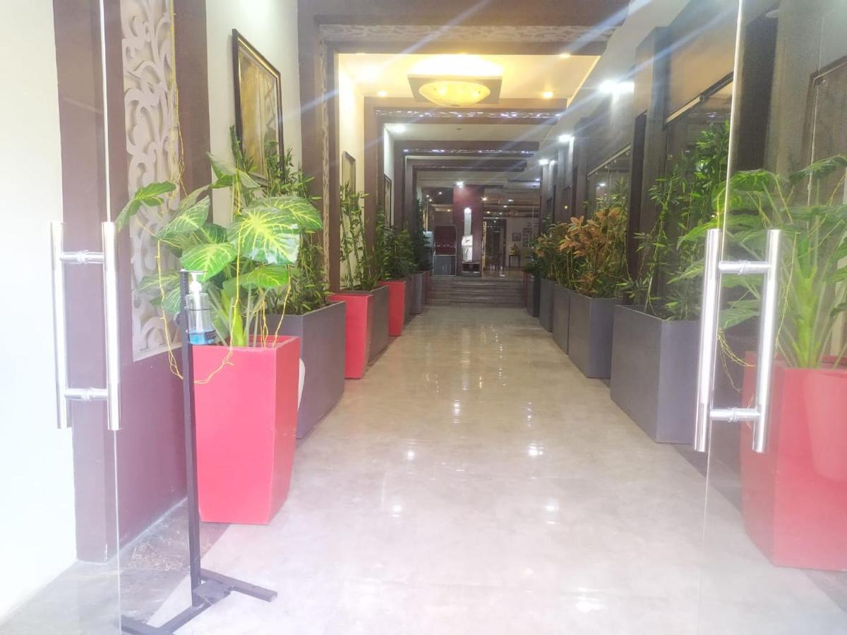 เจ็นเอ็กซ์ เลอ เครสเซนต์ Hotel กาเซียบัด ภายนอก รูปภาพ