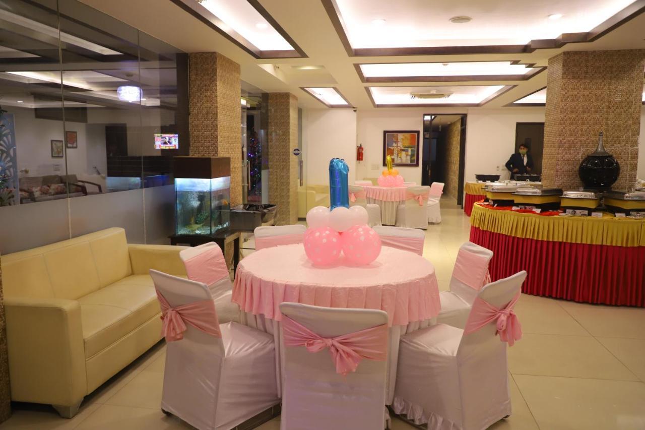 เจ็นเอ็กซ์ เลอ เครสเซนต์ Hotel กาเซียบัด ภายนอก รูปภาพ