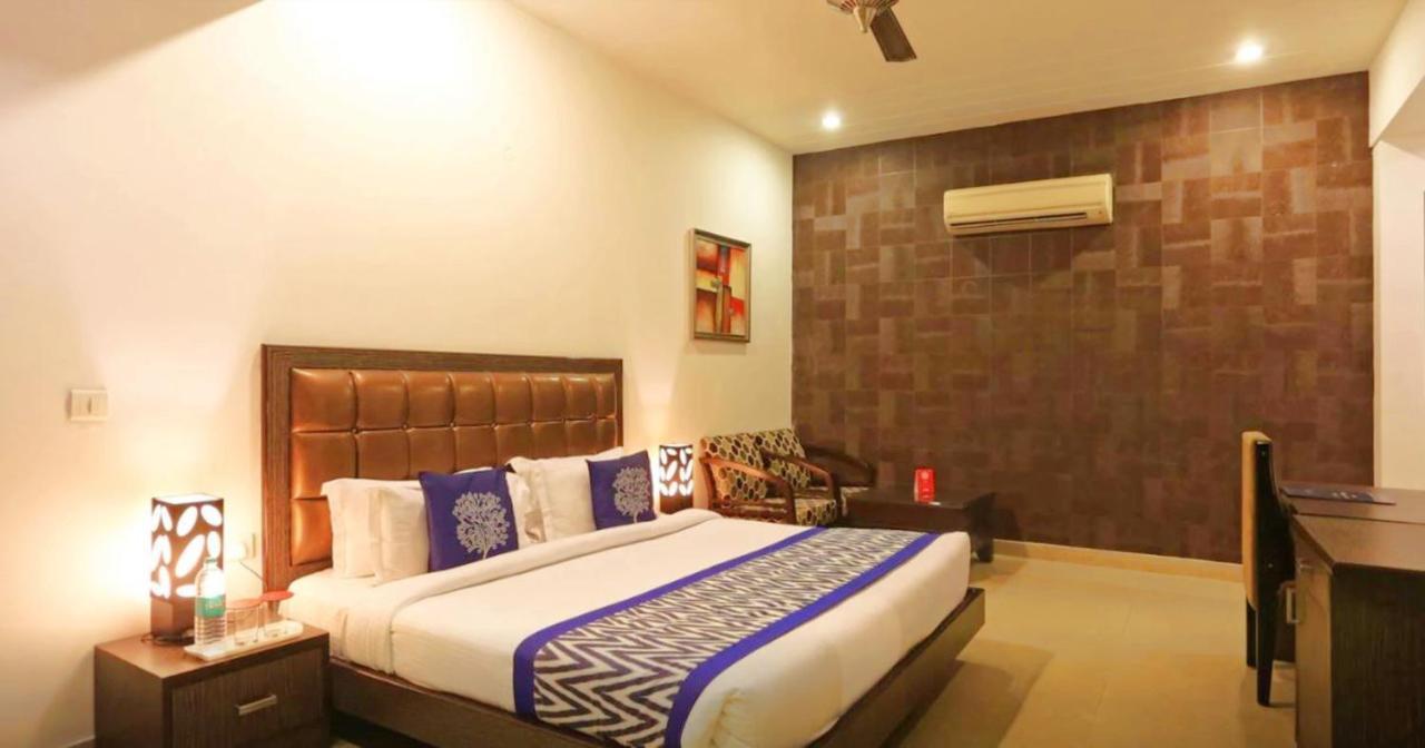 เจ็นเอ็กซ์ เลอ เครสเซนต์ Hotel กาเซียบัด ภายนอก รูปภาพ