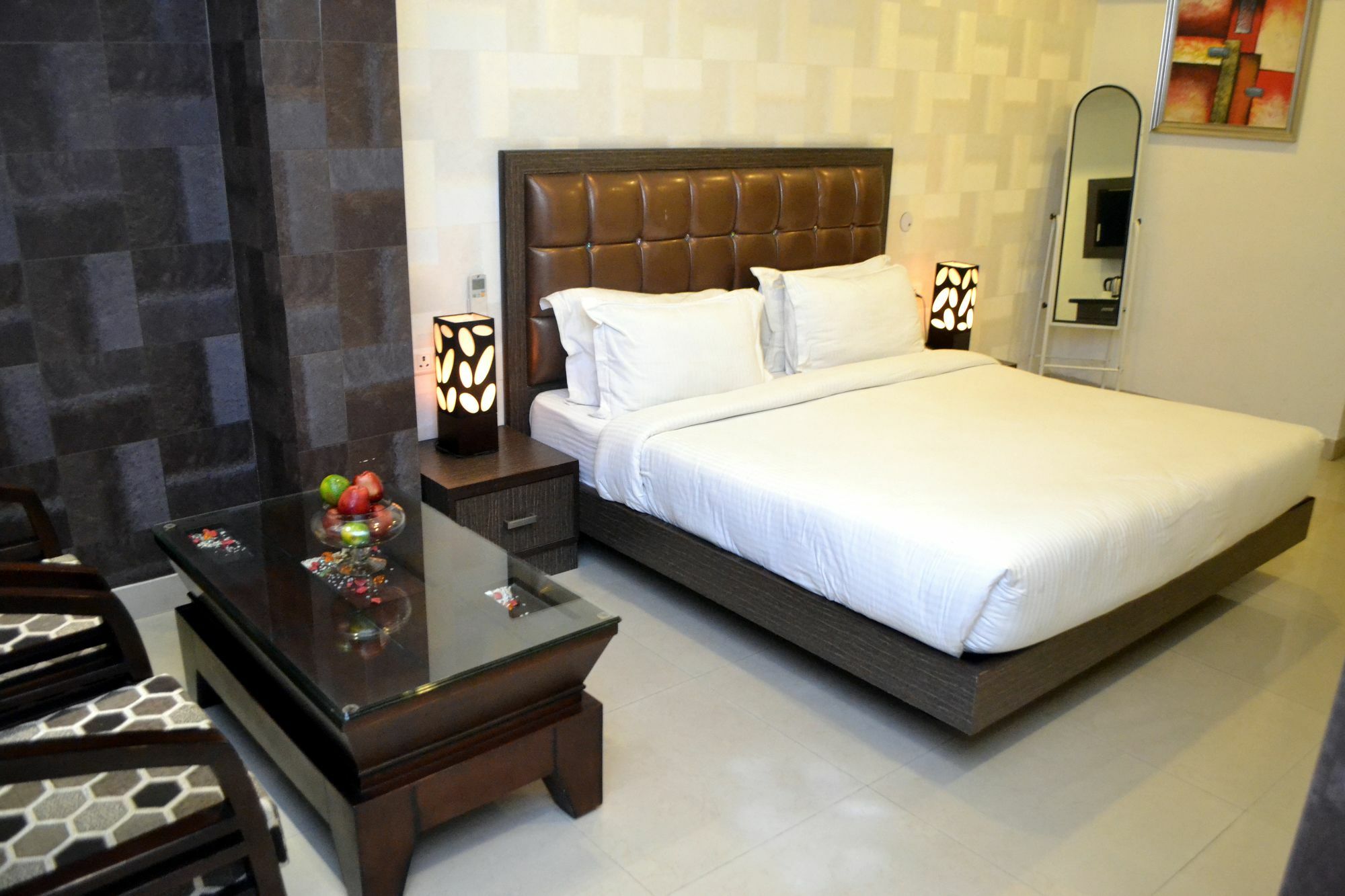 เจ็นเอ็กซ์ เลอ เครสเซนต์ Hotel กาเซียบัด ภายนอก รูปภาพ